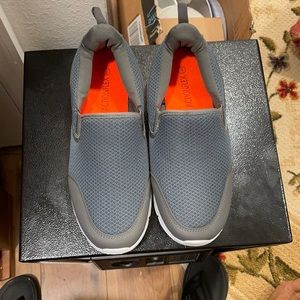 Action flex trainer sneaker New size 9 very Comfy